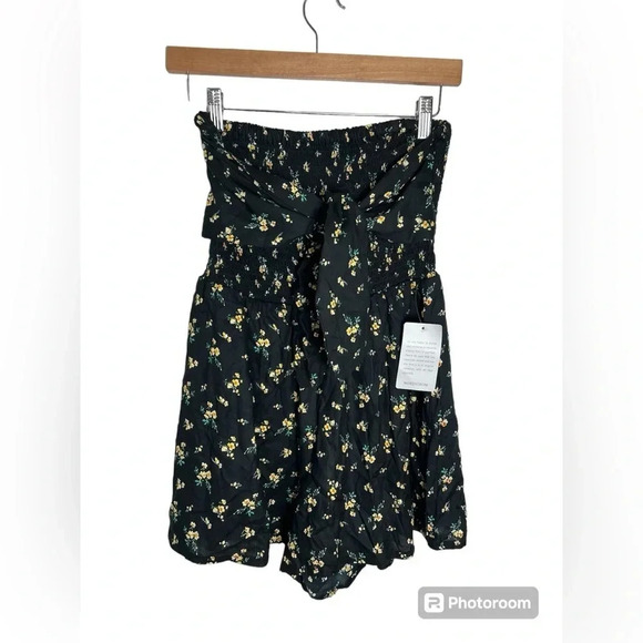 NWT Bailey Blue Strapless Floral Smocked Romper Size Small - Picture 2 of 6